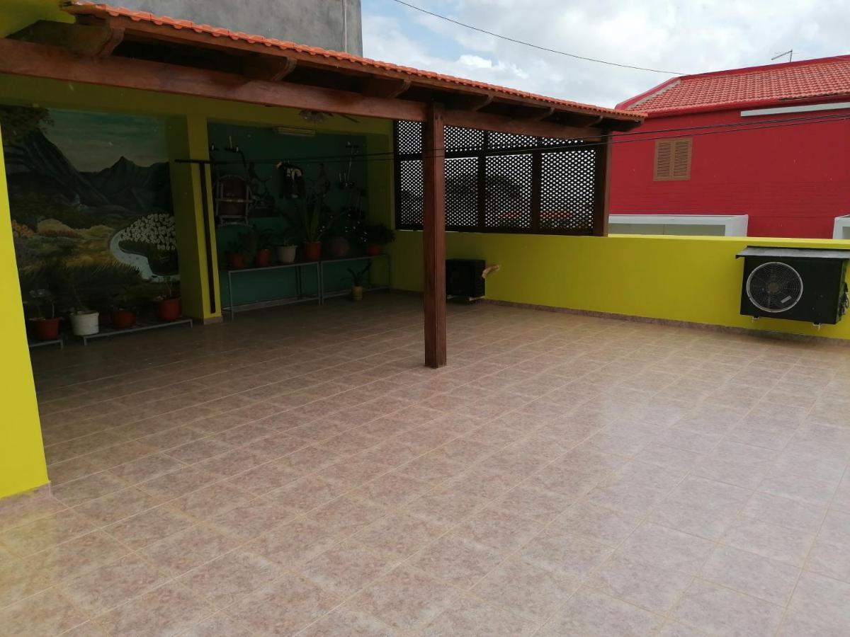 Residencial Chez Flor Apartman Porto Novo Kültér fotó