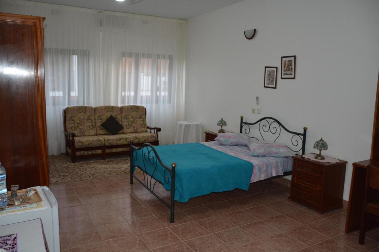 Residencial Chez Flor Apartman Porto Novo Kültér fotó